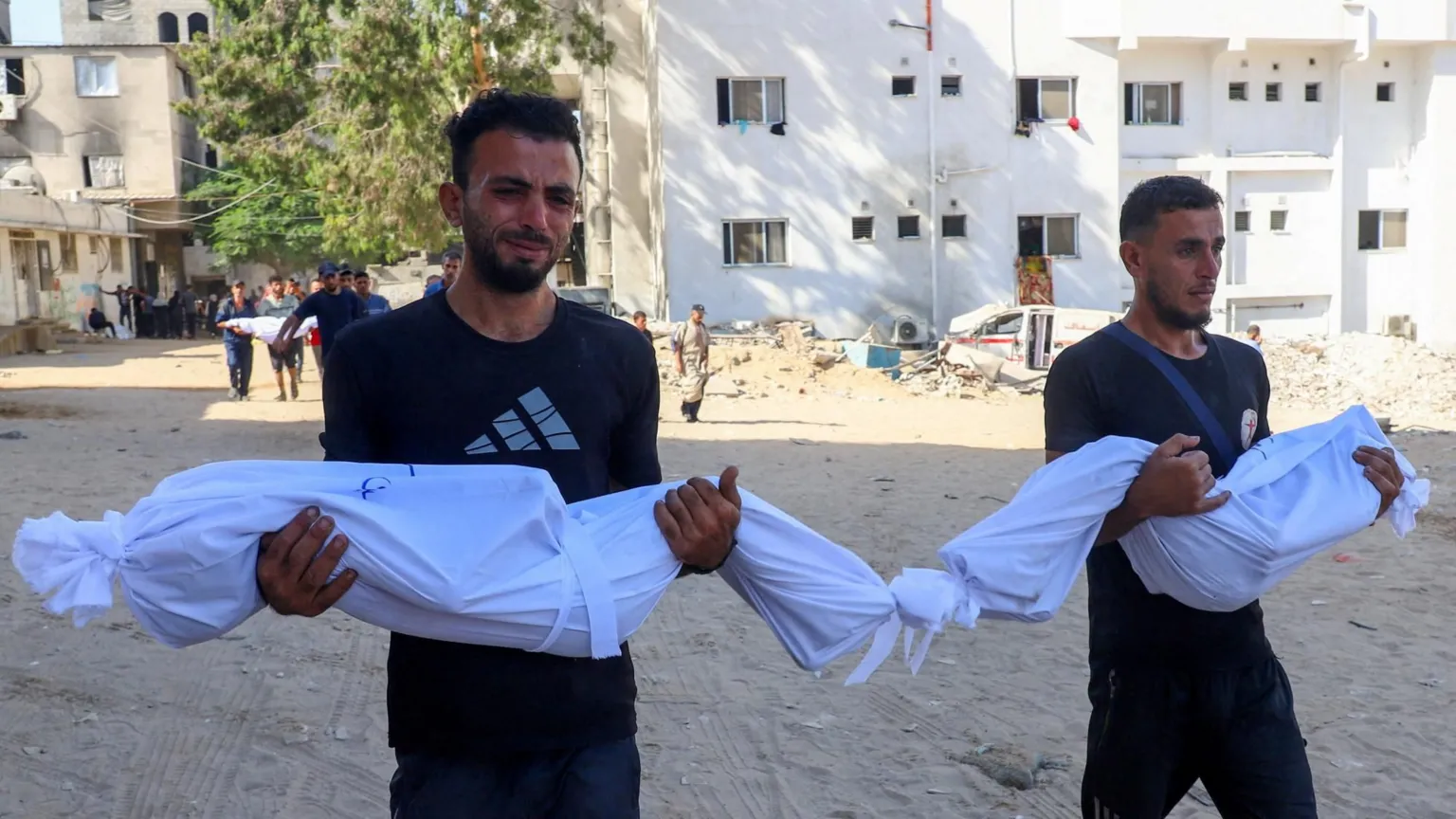 Asibitin Gaza Ya Cika da Gawarwaki da Raunuka Saboda Hare-Haren Isra’ila Asibitin Gaza Ya Cika da Gawarwaki da Raunuka Saboda Hare-Haren Isra’ila